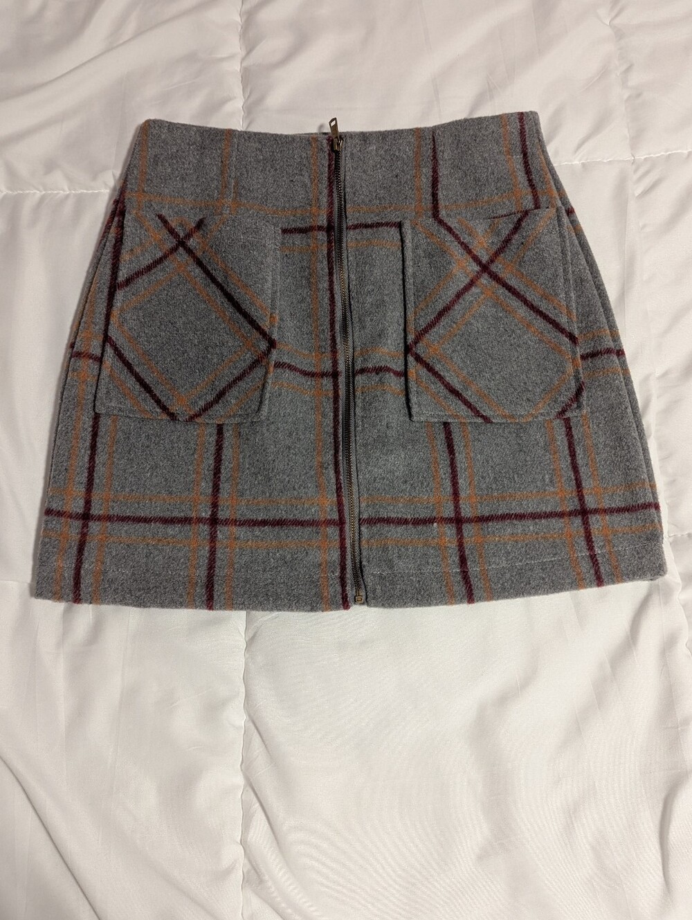 HYFVE Gray Plaid Front-Zip Mini Skirt with Pockets